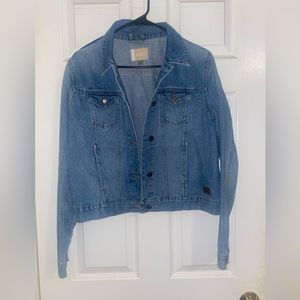 womens ROXY embroidered jean jacket!